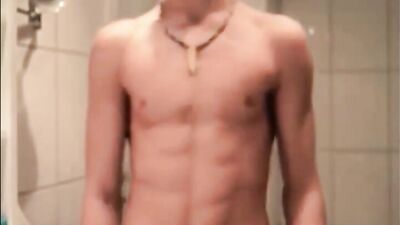 Muscle Twink Shower Flexes & Cums!