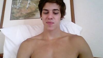 Young Handsome Amateur Solo Handjob Video - The Ultimate Experience!