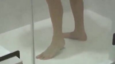 Shower Passion: Amateur Ass Play