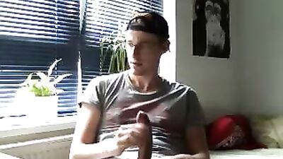 Big Cocks Amateurs Handjobs: The Ultimate Gay Porn Experience