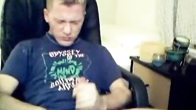 Cum on my face: Amateur Webcam Cumshots