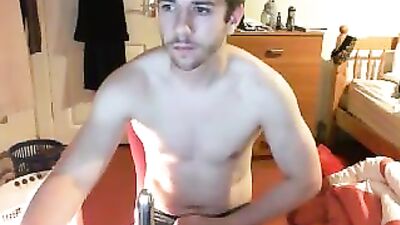 Webcam Cum Shot Amateur: Sweet and Seductive!