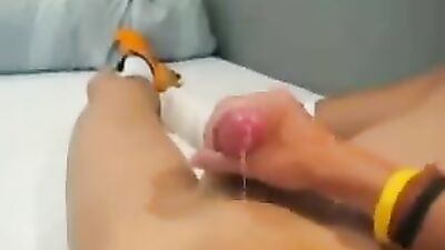 Great Wank Amateur Cum Shots Solo: The Ultimate Gay Porn Experience!