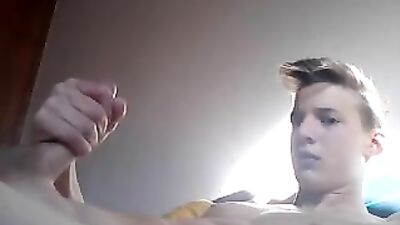 Bwixxen 169: Hardcore Menage-a-Trois with Hunky Studs!