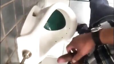 Public Toilet Pickups: Unleashed Amateur Action!