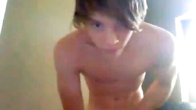 Blond Solo Cam Boy: A Sexy and Handsome Young Man Masturbating on Live Webcam!