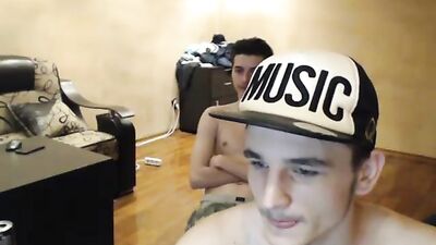 Friends Reunite for More Amateur Cum Shots and Group Sex