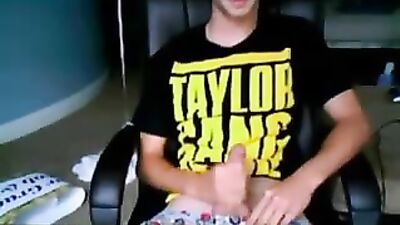 Gay Porn: Taylors Web-Cam Solo Handjob Adventure!