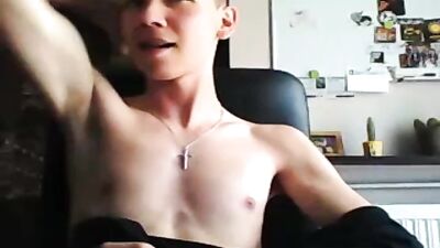 Young Hunks Cum-Drenched Handjob and Ass Show!