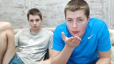 Bi Friends - The Ultimate Web-Cam Experience