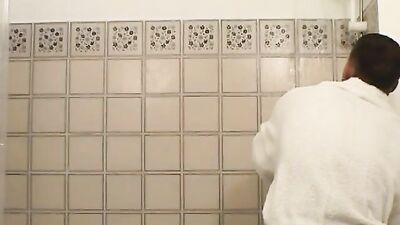 James goes under the shower: Hardcore gay porn action!