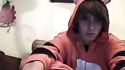 Grab your cam and get ready for an unforgettable experience with He is grrrrreat! Amature Guy on Cam Video