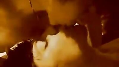 A gentle touch: The ultimate kiss of passion!