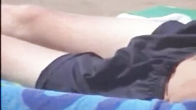 Street Side Encounters: Il bande en public hummm que ses bon!