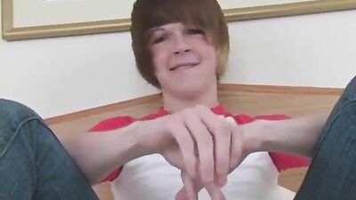 Smooth Emo Cum Revisited: A Gay Porn Video with a Nice and Smooth Cumshot