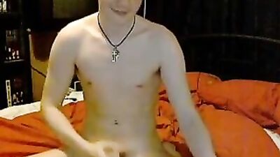 Boy Loves his Dildo: A Gay Porn Adventure