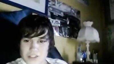 Gay Cam Chat: Exploring Friends Bodies Online!