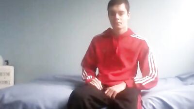 Cute Web-Cam Twink Jerking Off