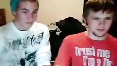 Gay Porn: Two Friends Join Forces! (2 friends wanking)