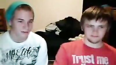 Gay Porn: Two Friends Join Forces! (2 friends wanking)