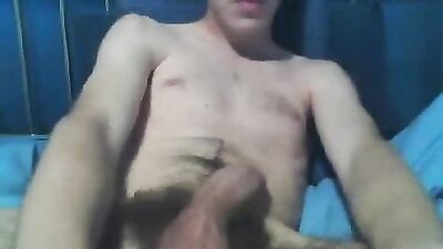 Hairy Hottie Web-Cam Hookup!