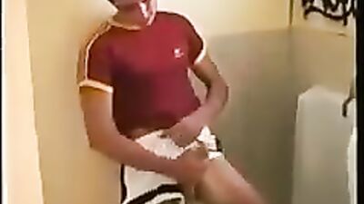 Gay Porn: Hottie in Public Toilet - Action - Hottie in public toilet