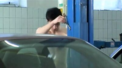 Gay Amateur Garage Boys: A Video to Heat Up Your Night!