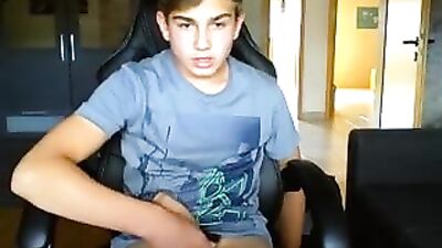 Beautiful Boys Gay Porn Show a Real Virgin Ass and Wank