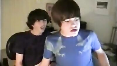 Tra-la-las Gay Music Web-Cam Party: A Funny and Lively Experience!