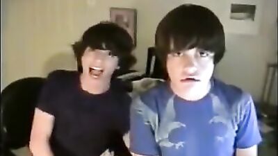 Tra-la-las Gay Music Web-Cam Party: A Funny and Lively Experience!