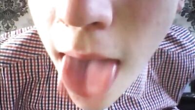 Young straight guys cumming in 7 online web-cam show!