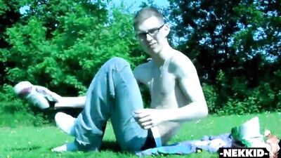 Outdoor Adventures: Sunny Day Wanking Heat