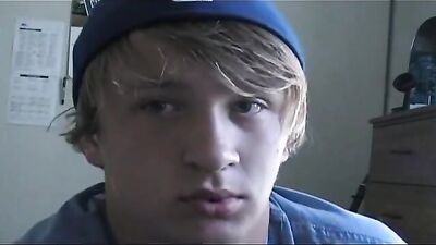 Alex17s Stupid Video Adventure - Exploring Gay Porn Fun!