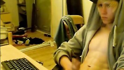 Skater on Cam - Action Porn: Hardcore Skating Stunts with Huge Cocks