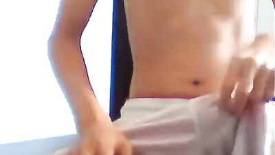 F2bme Smoooth and Slimmm - Web-Cam Nice smoothie plays with his cock