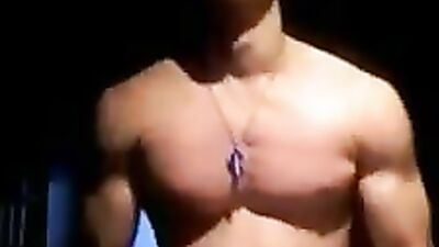 Flexing Shirtless Teen Boy: Amateur Gay Porn Video