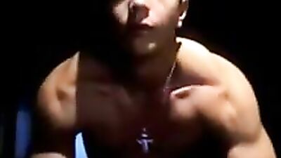 Flexing Shirtless Teen Boy: Amateur Gay Porn Video