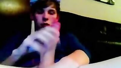 Gay Porn Twink Cumshot: Brit Boy Jerkin