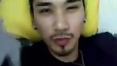 Asian boy sucks hard! - Amateur Video