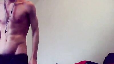 Hung Guys Take Over! Web-Cam Showoff