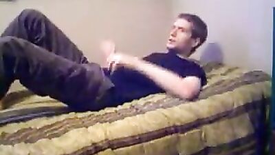 Cumming on Cute Bed: Solo Gay Porn Video!