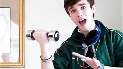 Sexy & Hot Lip Sync - Gay Porn Video!