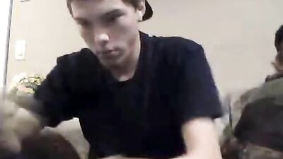 2 Guys wank side by side