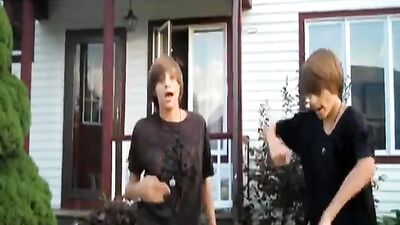 Sexy Twins Jamming with Carly Rae Jepsen!