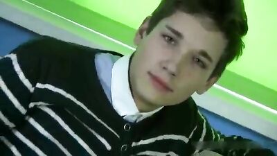 Eye-catching Solo Boy Jerks in the Spotlight