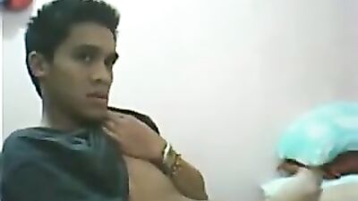 Green Shirt Web-Cam - Hardcore Men in Action!