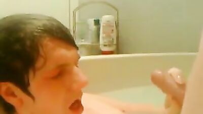 Twin Self-Facial Fetish In The Tub