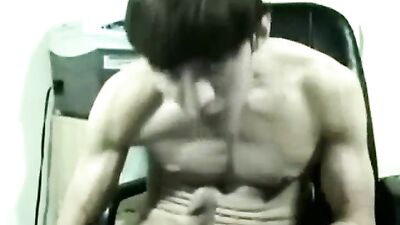 Hot Boy Loves to Show Off on Cam - Gay Web-Cam Porn Video