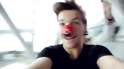 Gay Porn Kicks - One Directions Way To Seduce!