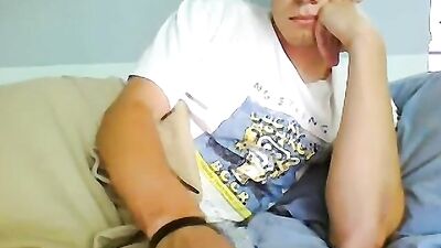 Young ACs Quick Web-Cam Wank - A Sweet Sensation